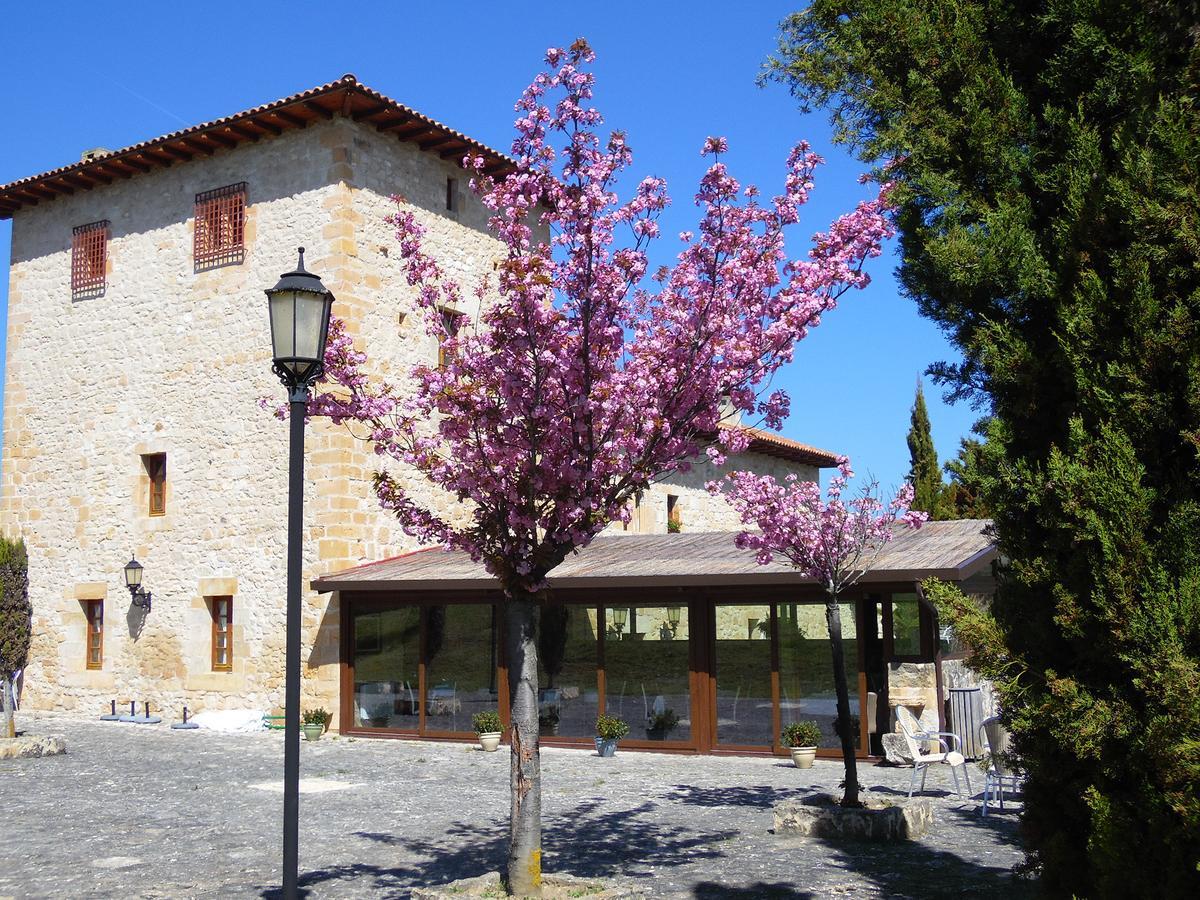 Posada Torre Palacio La Taxuela Villanueva la Lastra Eksteriør billede